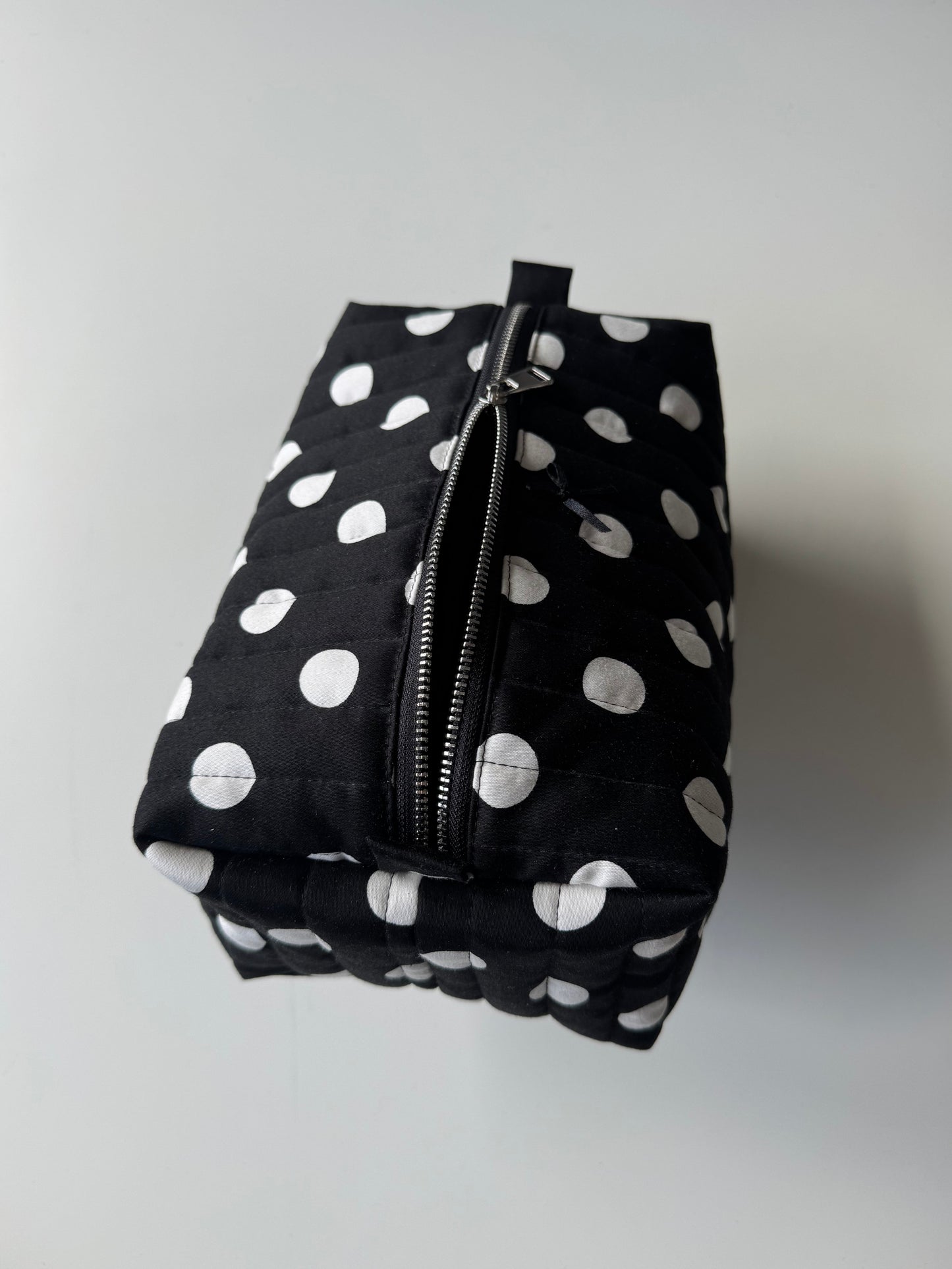 maxi cosmetic bag - polka dots